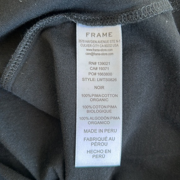 Le Mid Rise V-Neck Tee In Black - Picture 7 of 9